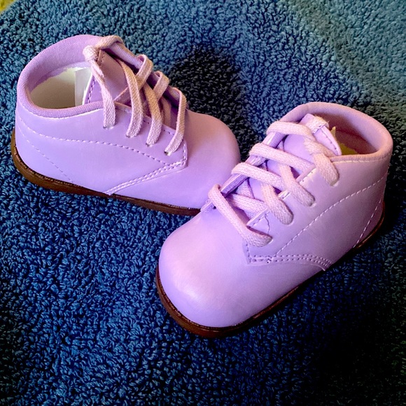 Odd things sale, baby shoes, doll shoes, material,tapestry’s,patterns. - Picture 1 of 15